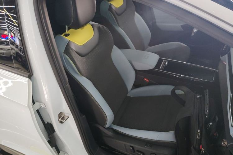 Used Volkswagen ID.4 X 2022 Smart Enjoyment Long-Range Edition Right Front Seat