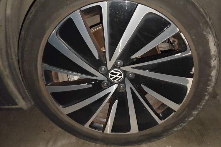 Used Volkswagen ID.4 X 2022 Smart Enjoyment Long-Range Edition Right Front Wheel Hub