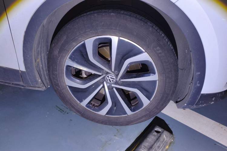 Used Volkswagen ID.4 X 2022 Pure Smart Edition Right Front Wheel Hub