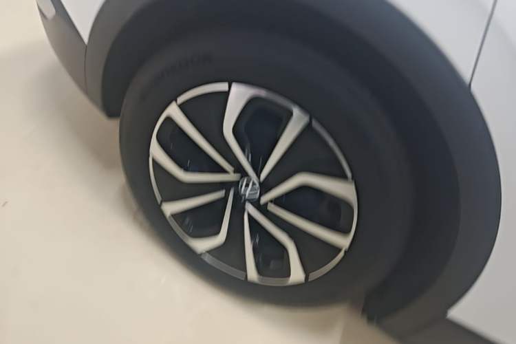 Used Volkswagen ID.4 X 2022 Pure Smart Edition Right Rear Wheel Hub