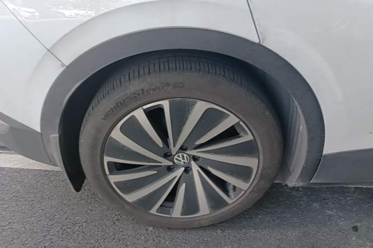Used Volkswagen ID.4 X 2022 Pure Long-Range Version Right Rear Wheel Hub