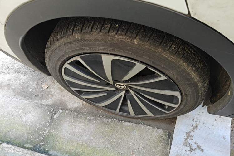 Used Volkswagen ID.4 X 2022 Pure Long-Range Version Right Rear Wheel Hub