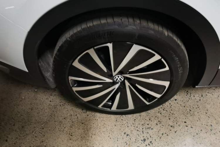 Used Volkswagen ID.4 X 2022 Pure Long-Range Version Right Rear Wheel Hub