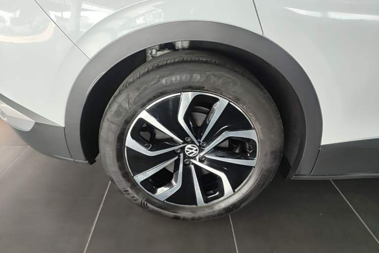 Used Volkswagen ID.4 X 2022 Pure Smart Edition Right Rear Wheel Hub