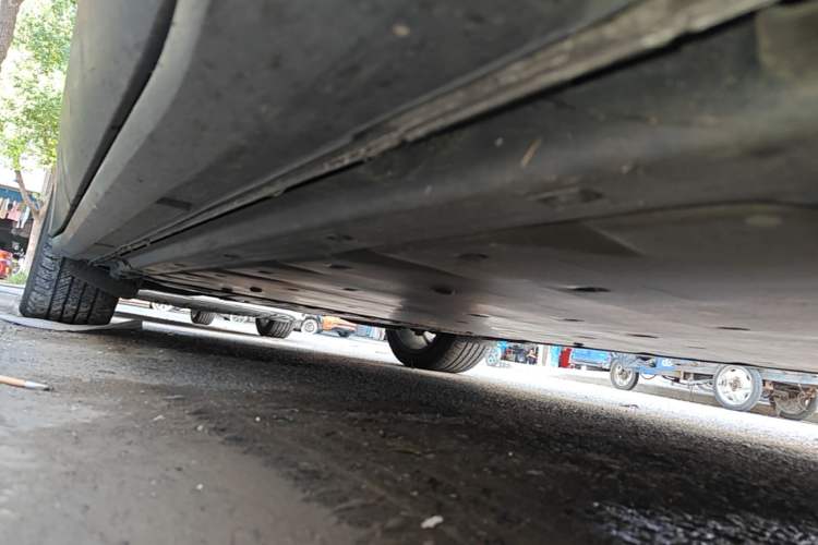 Used Volkswagen ID.4 X 2022 Pure Long-Range Version Right Side Sill