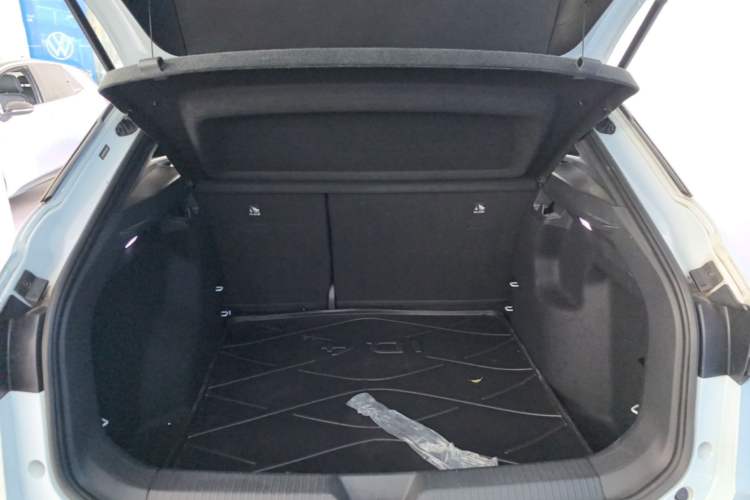 Used Volkswagen ID.4 X 2022 Pure Long-Range Version Trunk
