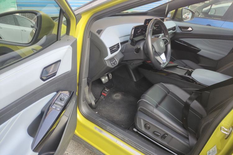 Used Volkswagen ID.4 X 2022 Pure Long-Range Version Driver Seat