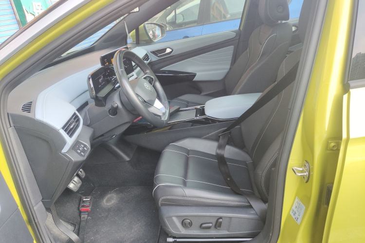 Used Volkswagen ID.4 X 2022 Pure Long-Range Version Left Front Seat