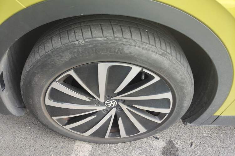 Used Volkswagen ID.4 X 2022 Pure Long-Range Version Left Front Wheel Hub
