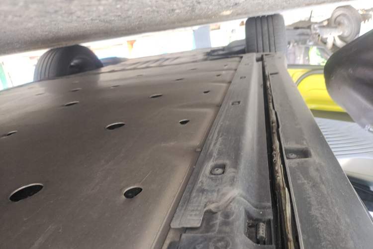 Used Volkswagen ID.4 X 2022 Pure Long-Range Version Left Side Sill