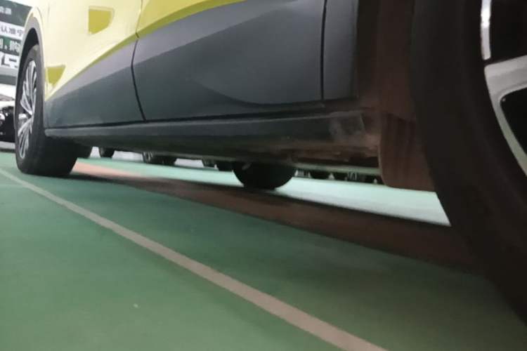 Used Volkswagen ID.4 X 2022 Pure Long-Range Version Left Side Sill