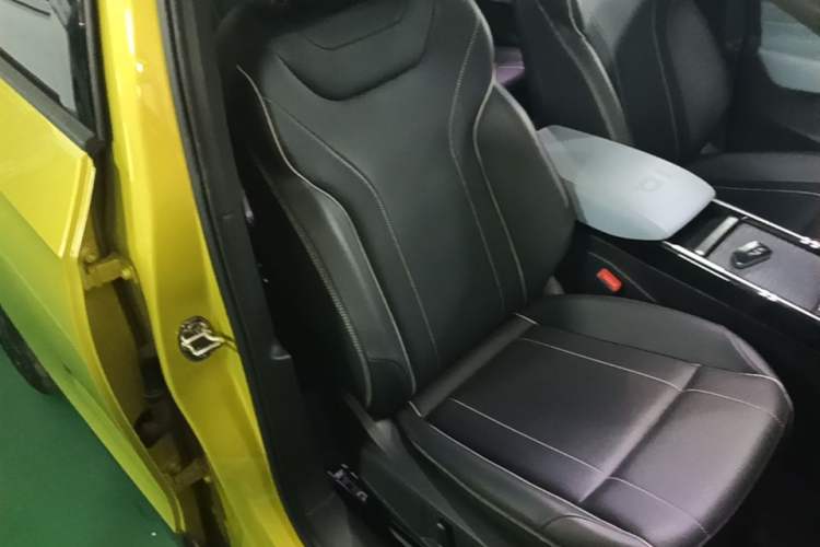 Used Volkswagen ID.4 X 2022 Pure Long-Range Version Right Front Seat