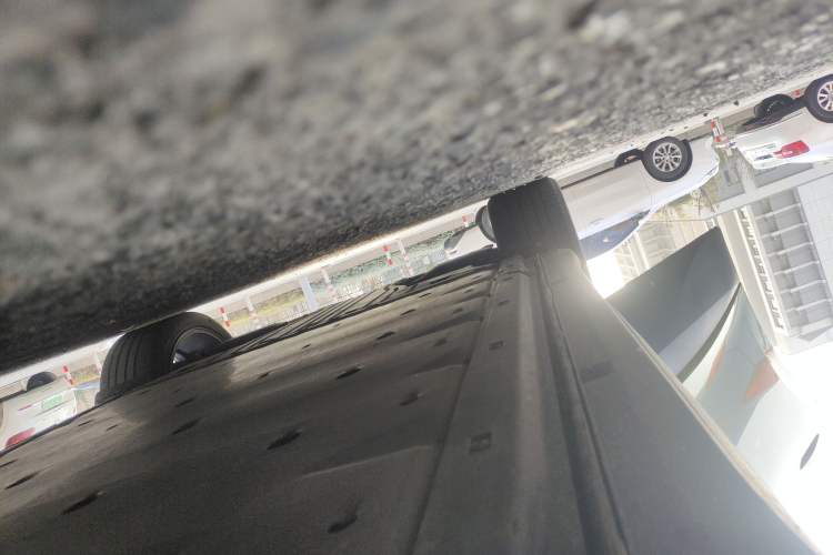 Used Volkswagen ID.4 X 2022 Pure Long-Range Version Right Side Sill
