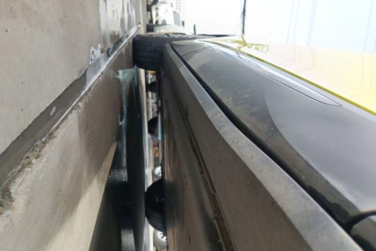 Used Volkswagen ID.4 X 2022 Smart Enjoyment Long-Range Edition Right Side Sill