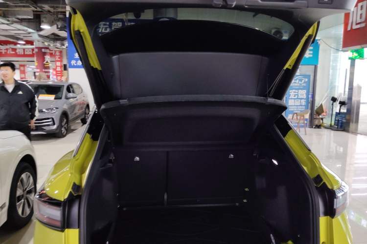 Used Volkswagen ID.4 X 2022 Pure Long-Range Version Trunk
