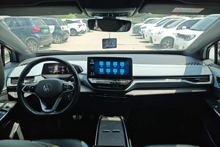 Used Volkswagen ID.4 X 2023 Ultra-Intelligent Long-Range Version Center Console