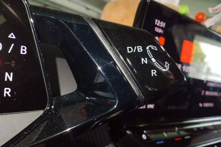 Used Volkswagen ID.4 X 2023 Ultra-Intelligent Long-Range Version Gear Lever