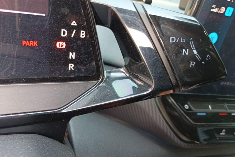Used Volkswagen ID.4 X 2023 Ultra-Intelligent Long-Range Version Gear Lever