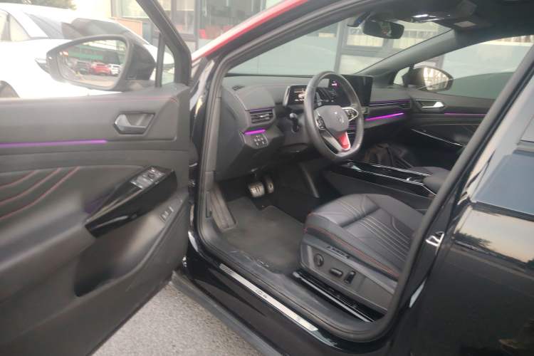 Used Volkswagen ID.4 X 2023 Ultra-Intelligent Long-Range Version Interior 3