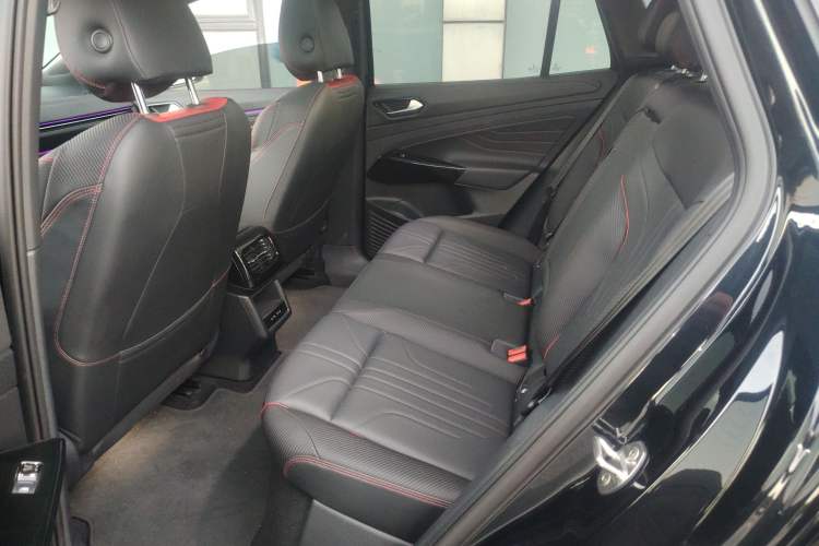 Used Volkswagen ID.4 X 2023 Ultra-Intelligent Long-Range Version Interior 4
