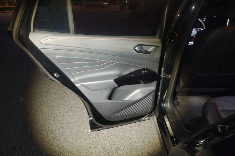 Used Volkswagen ID.4 X 2023 Ultra-Intelligent Long-Range Version Interior 8