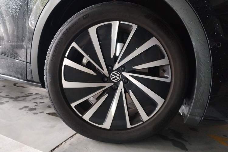 Used Volkswagen ID.4 X 2023 Ultra-Intelligent Long-Range Version Right Front Wheel Hub