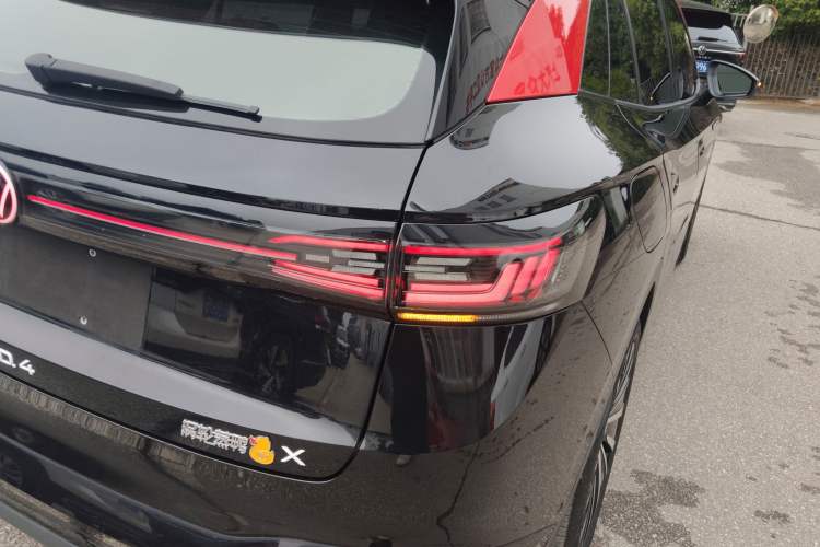 Used Volkswagen ID.4 X 2023 Ultra-Intelligent Long-Range Version Right Rear Taillight