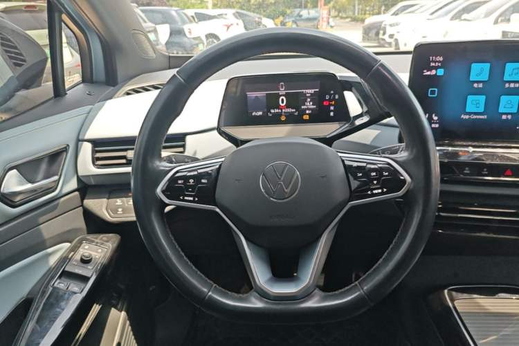 Used Volkswagen ID.4 X 2023 Ultra-Intelligent Long-Range Version Steering Wheel