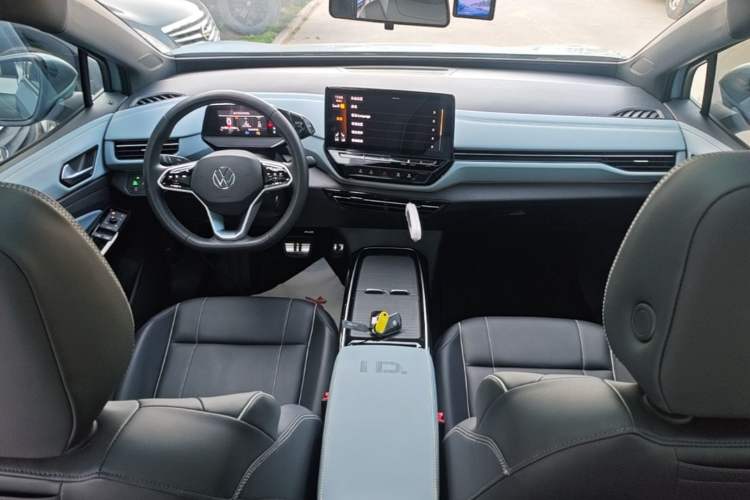 Used Volkswagen ID.4 X 2023 Pure Long-Range Version Center Console