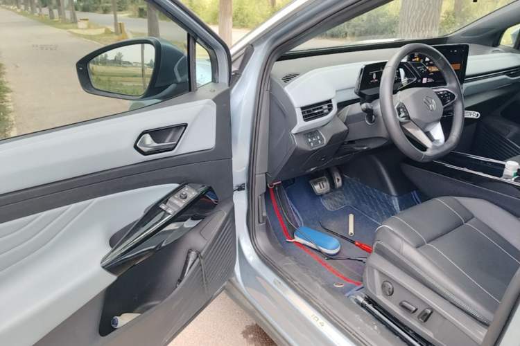 Used Volkswagen ID.4 X 2023 Pure Smart Edition Driver Seat