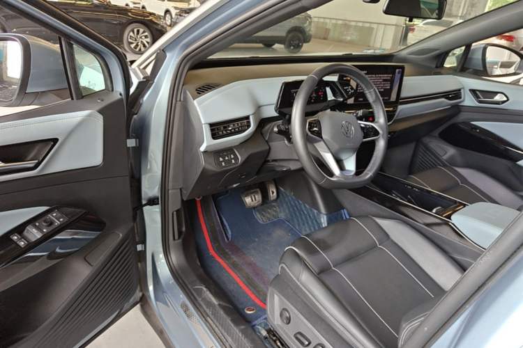 Used Volkswagen ID.4 X 2023 Pure Smart Edition Driver Seat