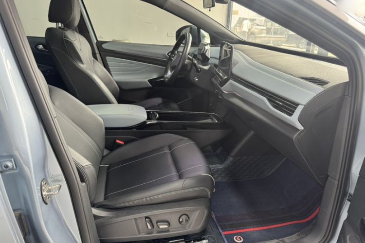 Used Volkswagen ID.4 X 2023 Pure Smart Edition Interior 3