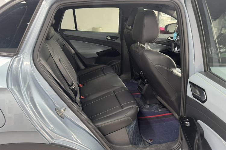 Used Volkswagen ID.4 X 2023 Pure Smart Edition Interior 6