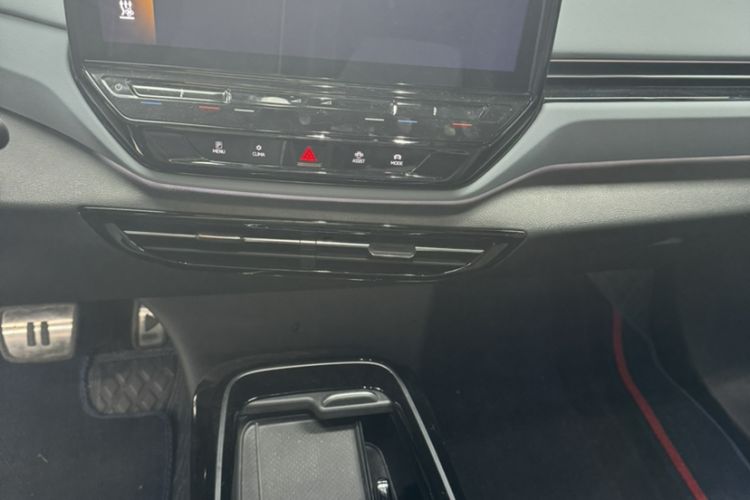 Used Volkswagen ID.4 X 2023 Pure Smart Edition Interior 8