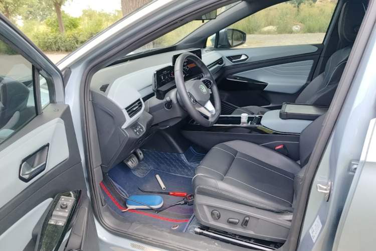 Used Volkswagen ID.4 X 2023 Pure Smart Edition Left Front Seat