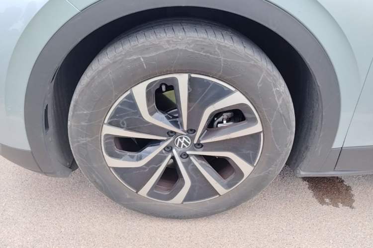 Used Volkswagen ID.4 X 2023 Pure Smart Edition Left Front Wheel Hub