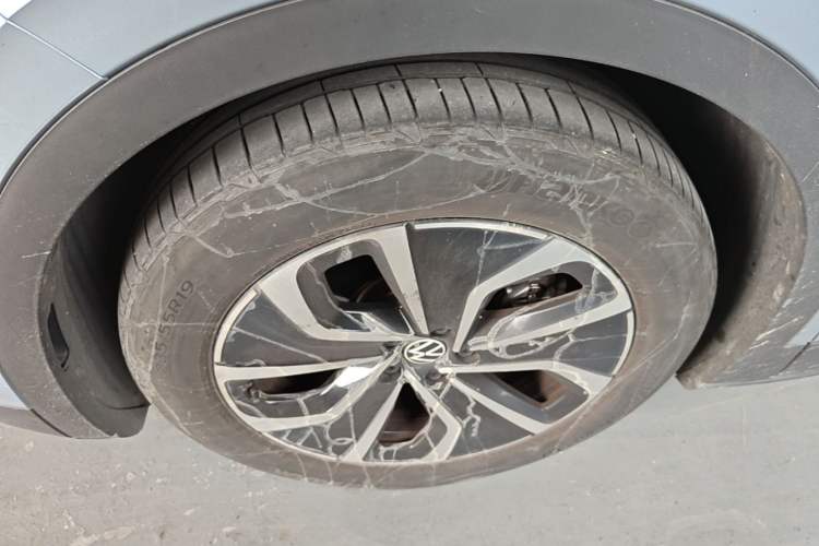 Used Volkswagen ID.4 X 2023 Pure Smart Edition Left Front Wheel Hub