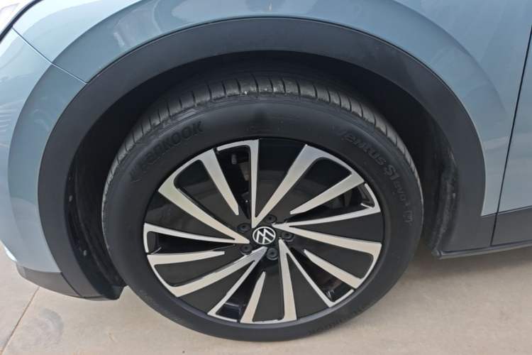 Used Volkswagen ID.4 X 2023 Pure Long-Range Version Left Front Wheel Hub