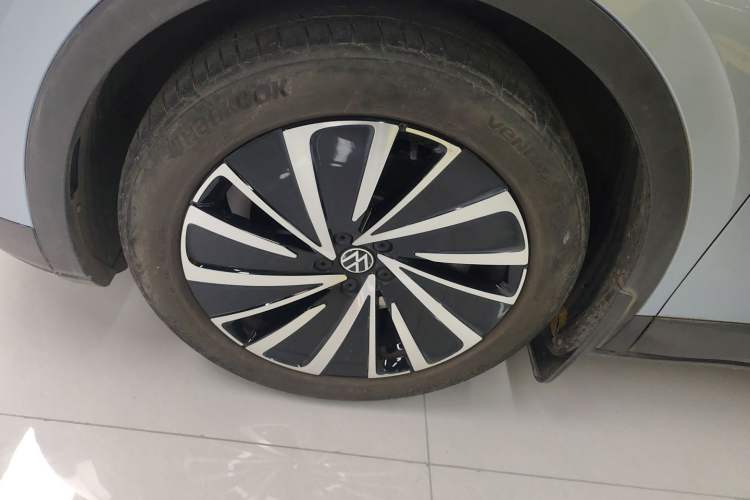 Used Volkswagen ID.4 X 2023 Pure Long-Range Version Left Front Wheel Hub