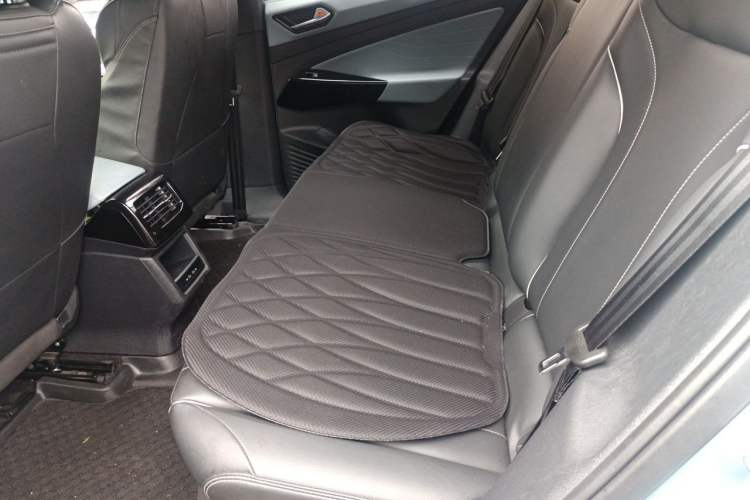 Used Volkswagen ID.4 X 2023 Pure Long-Range Version Left Rear Seat