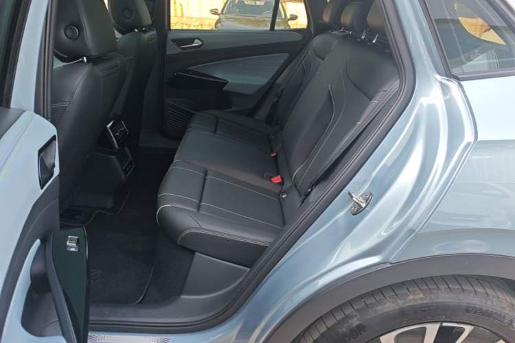 Used Volkswagen ID.4 X 2023 Pure Long-Range Version Left Rear Seat