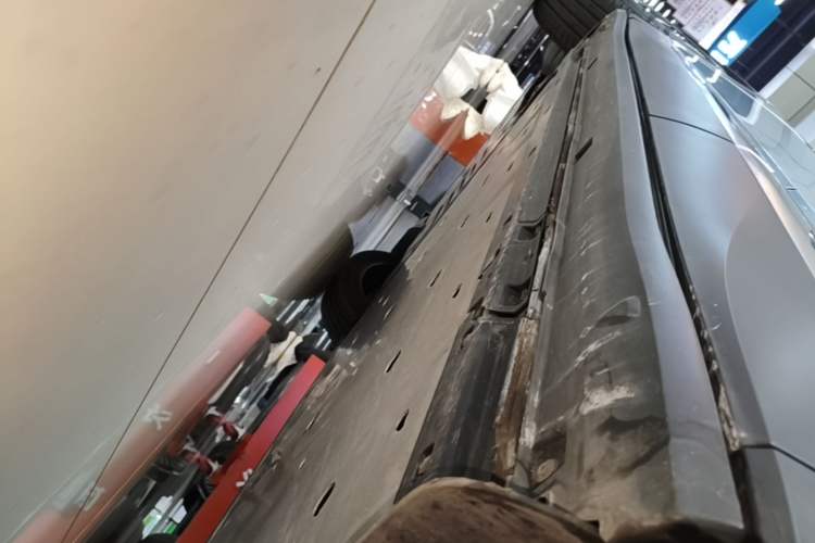 Used Volkswagen ID.4 X 2023 Ultra-Intelligent Long-Range Version Left Side Sill