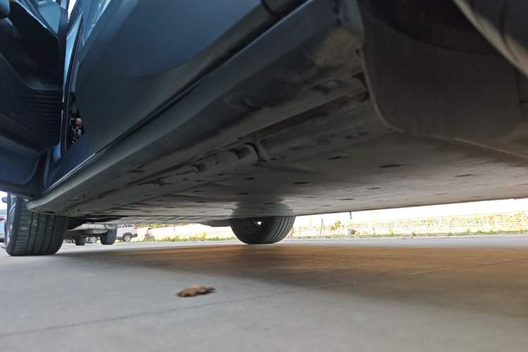 Used Volkswagen ID.4 X 2023 Pure Long-Range Version Left Side Sill