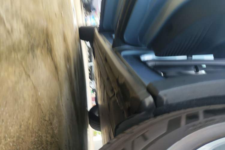 Used Volkswagen ID.4 X 2023 Pure Smart Edition Left Side Sill