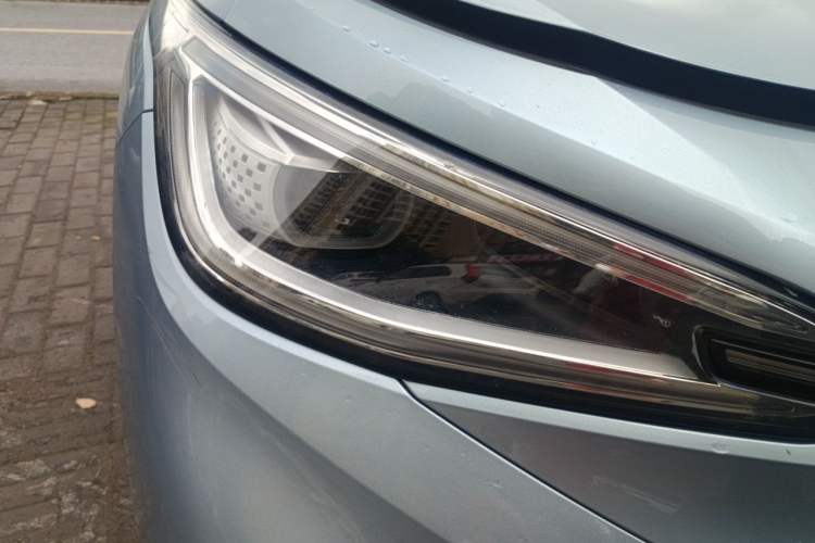 Used Volkswagen ID.4 X 2023 Pure Long-Range Version Right Front Headlight