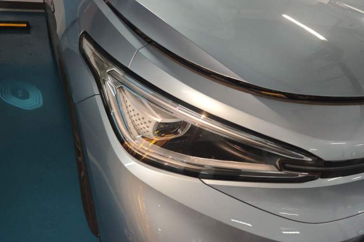 Used Volkswagen ID.4 X 2023 Ultra-Intelligent Long-Range Version Right Front Headlight