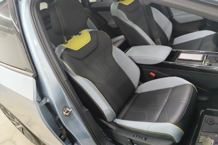 Used Volkswagen ID.4 X 2023 Ultra-Intelligent Long-Range Version Right Front Seat