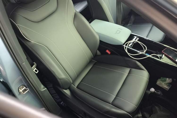 Used Volkswagen ID.4 X 2023 Pure Smart Edition Right Front Seat