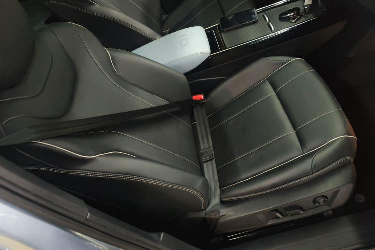 Used Volkswagen ID.4 X 2023 Pure Long-Range Version Right Front Seat