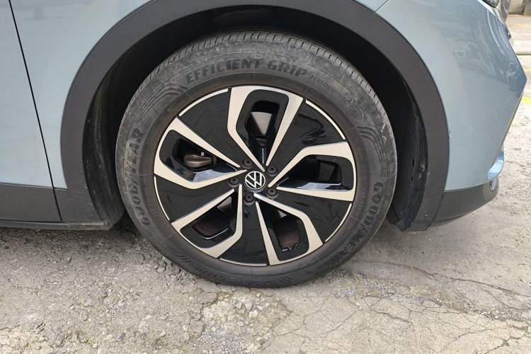 Used Volkswagen ID.4 X 2023 Pure Smart Edition Right Front Wheel Hub
